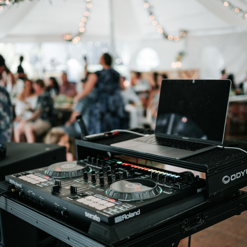 Music & Entertainment